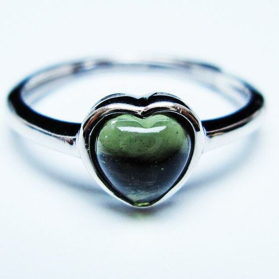 モルダバイト リング モルダウ石 指輪 ハート フリーサイズ 12号 一点物 メール便可 [M便 1/20] 199-639