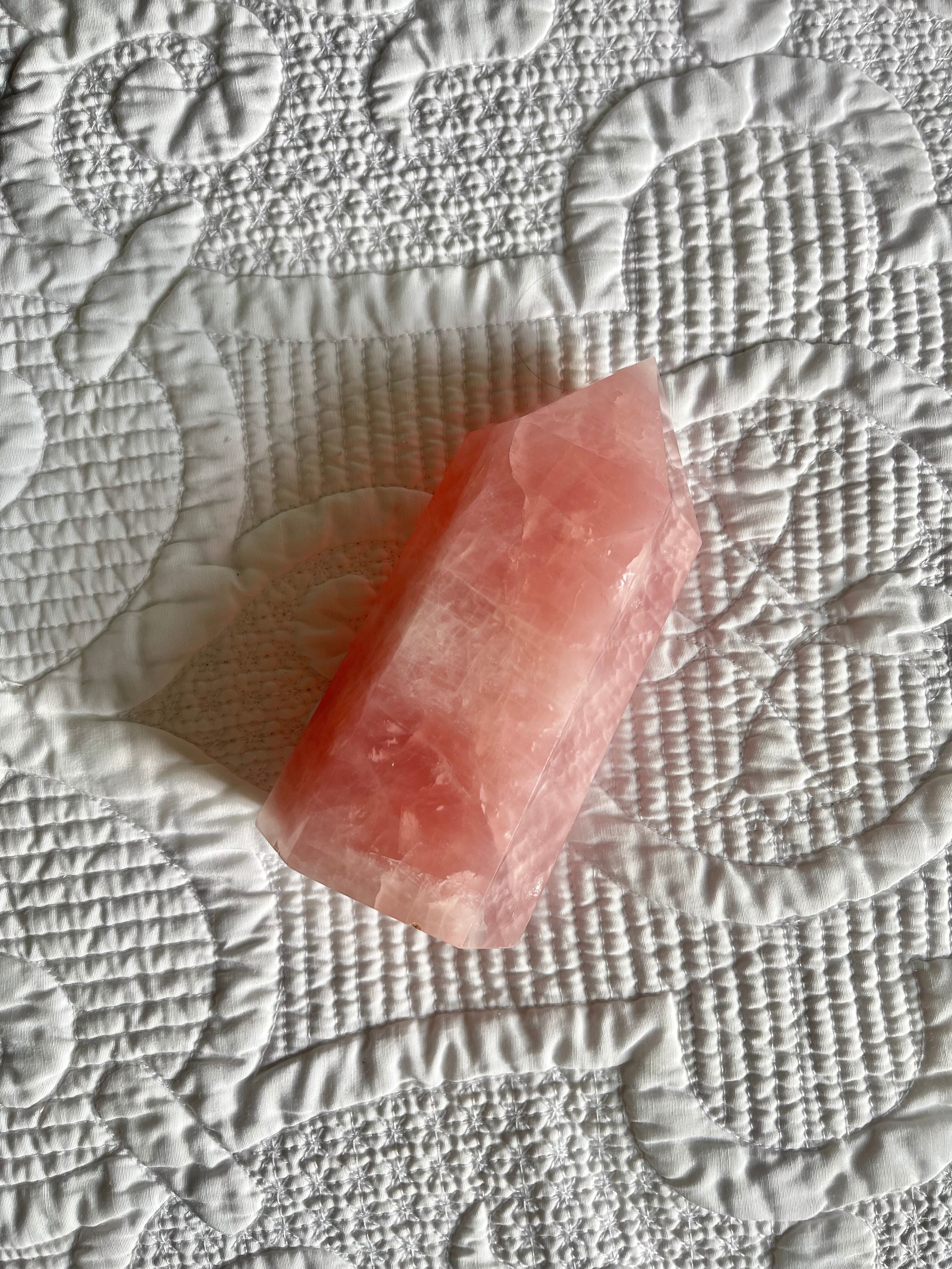 Rose quartz tower/ローズクォーツタワー