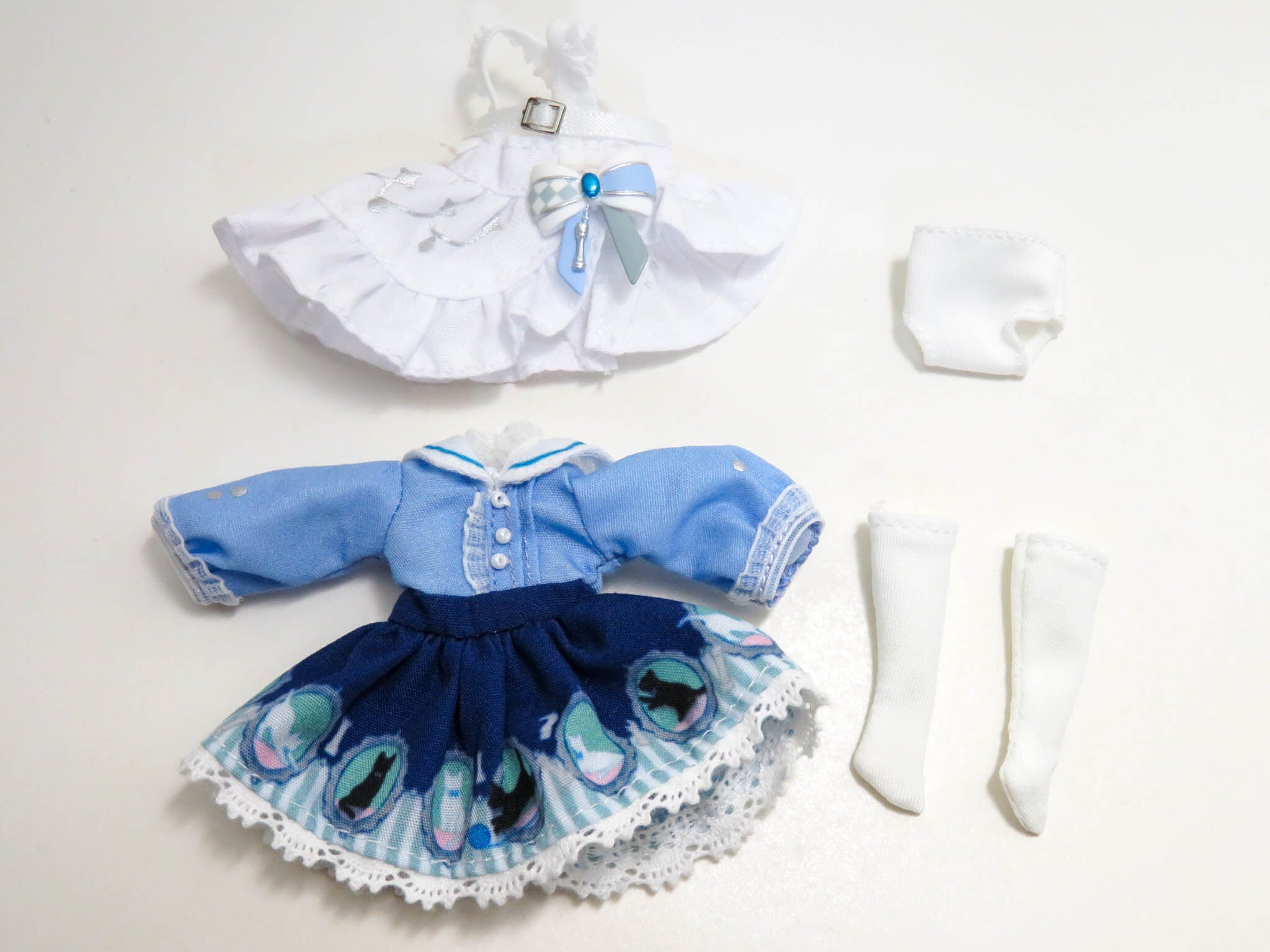 ねんどろいどどーる 鏡の国 アリス ワンピース エプロン ハイソックス