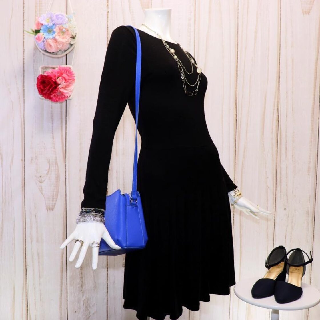 Alice+Olivia 長袖ロングワンピース M 黒 ニット ドレープスカート 