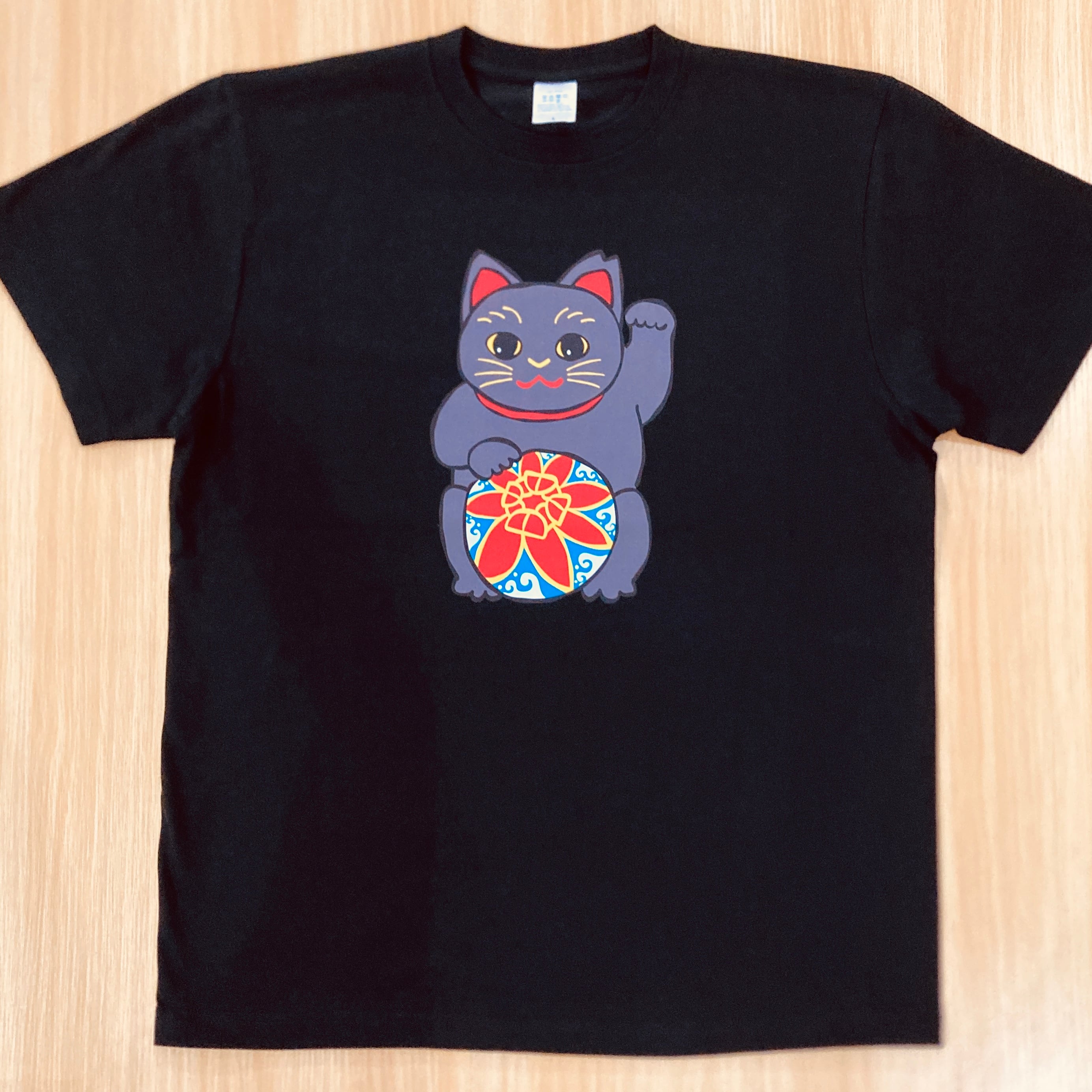 キャッチー クワッチー』ドラゴンフルーツのドラちゃん黒Tシャツ