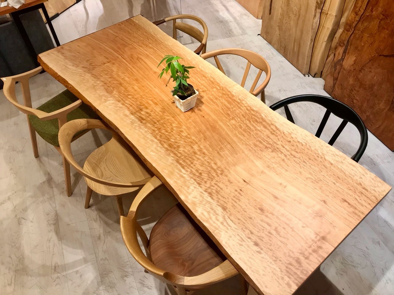 全面杢】真樺（マカバ）_2100×750-740-830×60_横浜元町店_テーブル天板