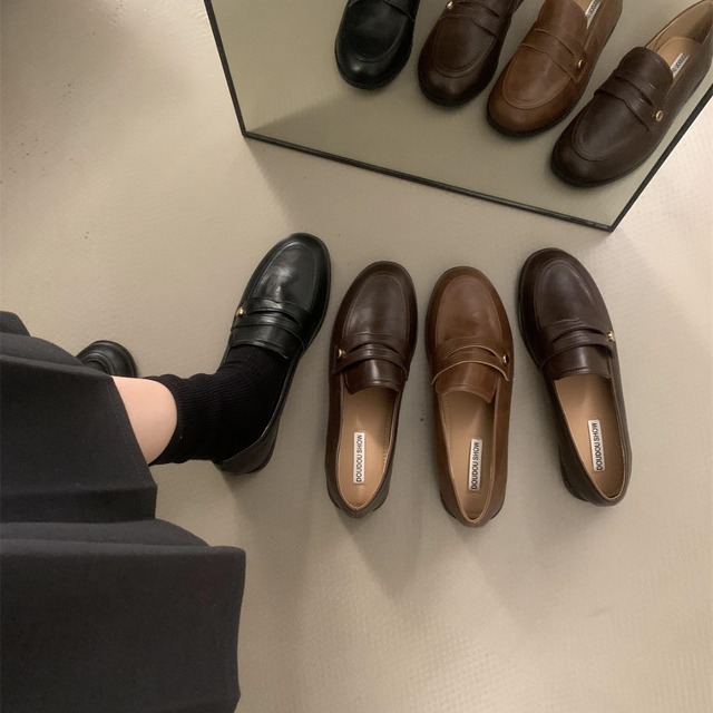 loafer with gold detail