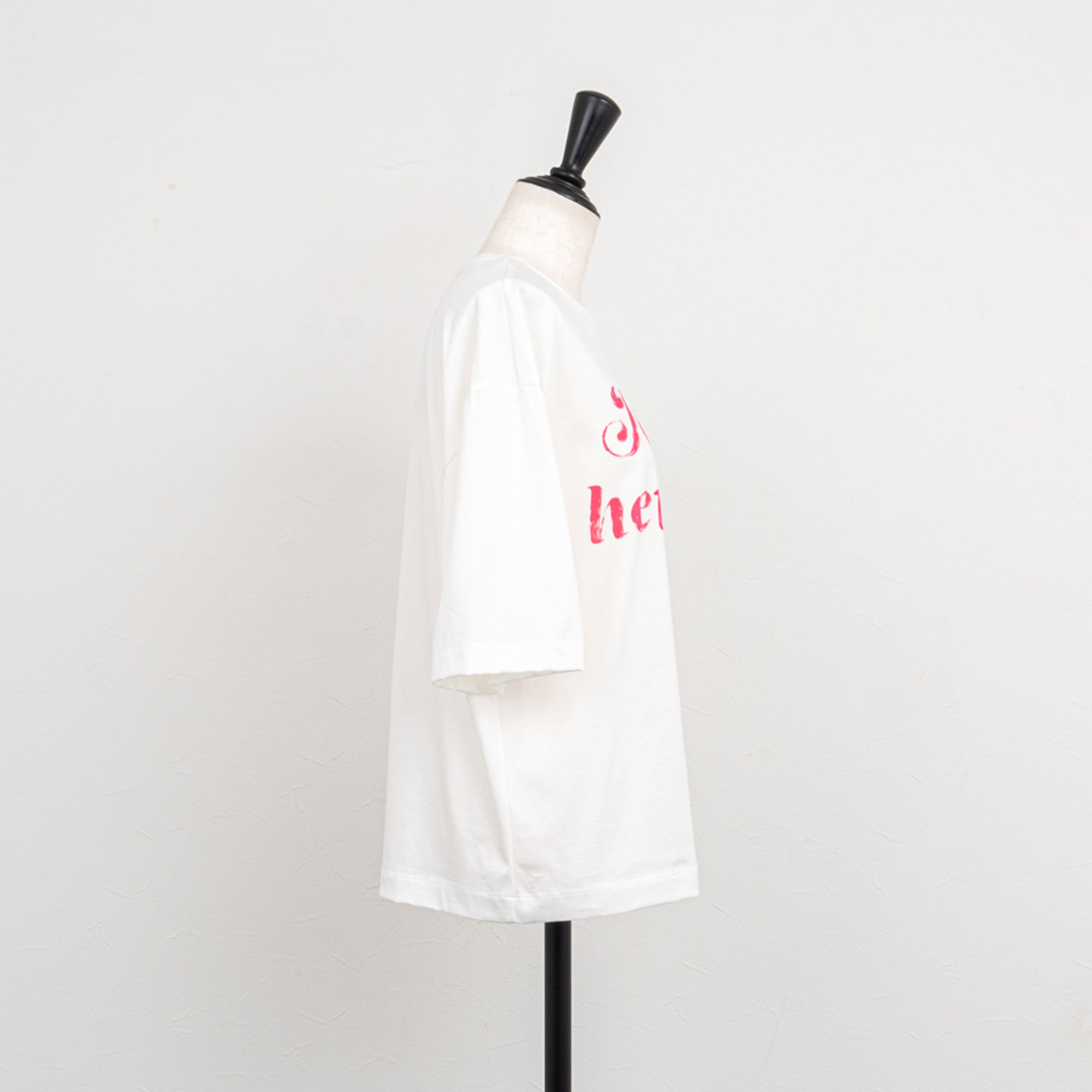 Maglia Plus／マリアプラス】シルクライクコットンロゴTシャツ