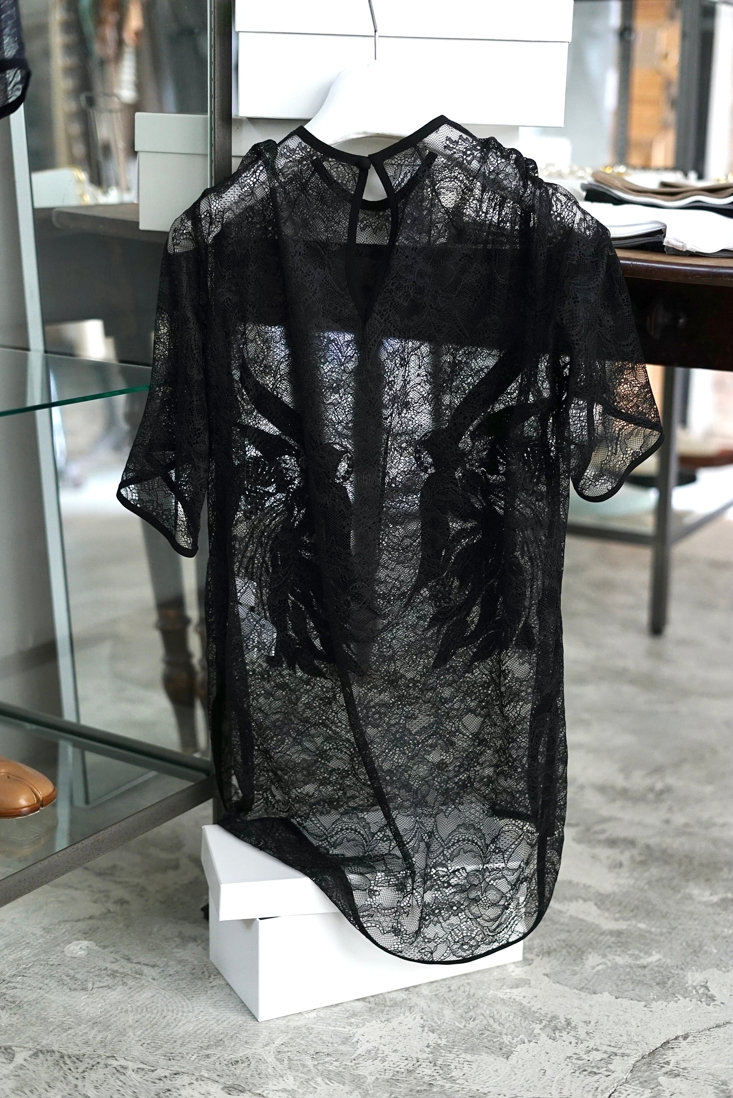 Mame Kurogouchi / Raschel Lace Embroidered Top ( BLACK, NAVY