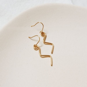 イレギュラーラインシンプルピアス ACC1949