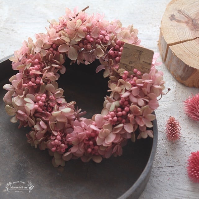 シャビ リースミニ アジサイ ペッパーベリーシャビ ピンクsf18cm 一目惚れする花雑貨ウチソトリース マーメイドローズ シャビ リースミニ アジサイ ペッパーベリーシャビ ピンクsf18cm 一目惚れする花雑貨ウチソトリース マーメイドローズ