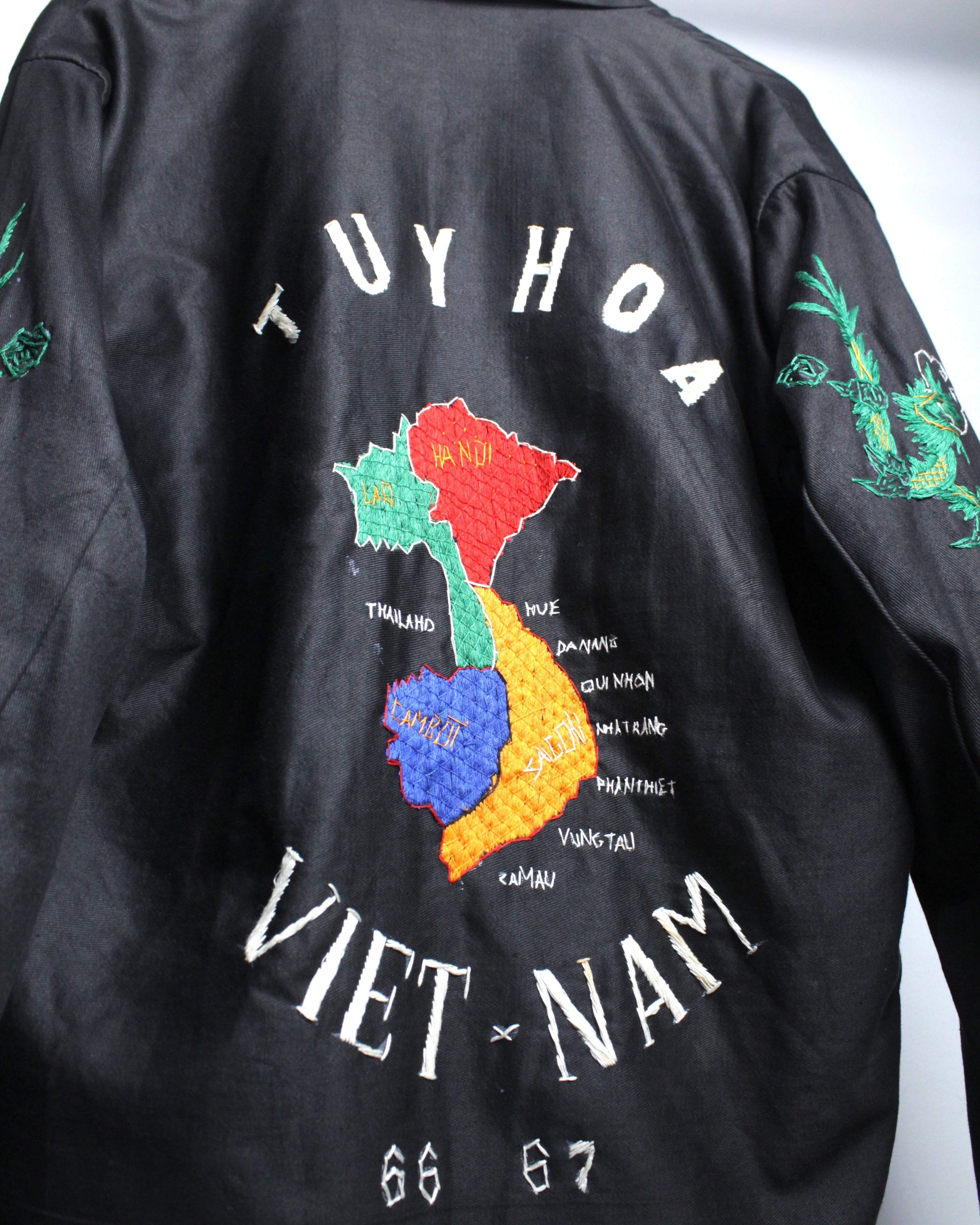 Caka BLACK】60's Special Embroidery Design Vintage Souvenir Jacket