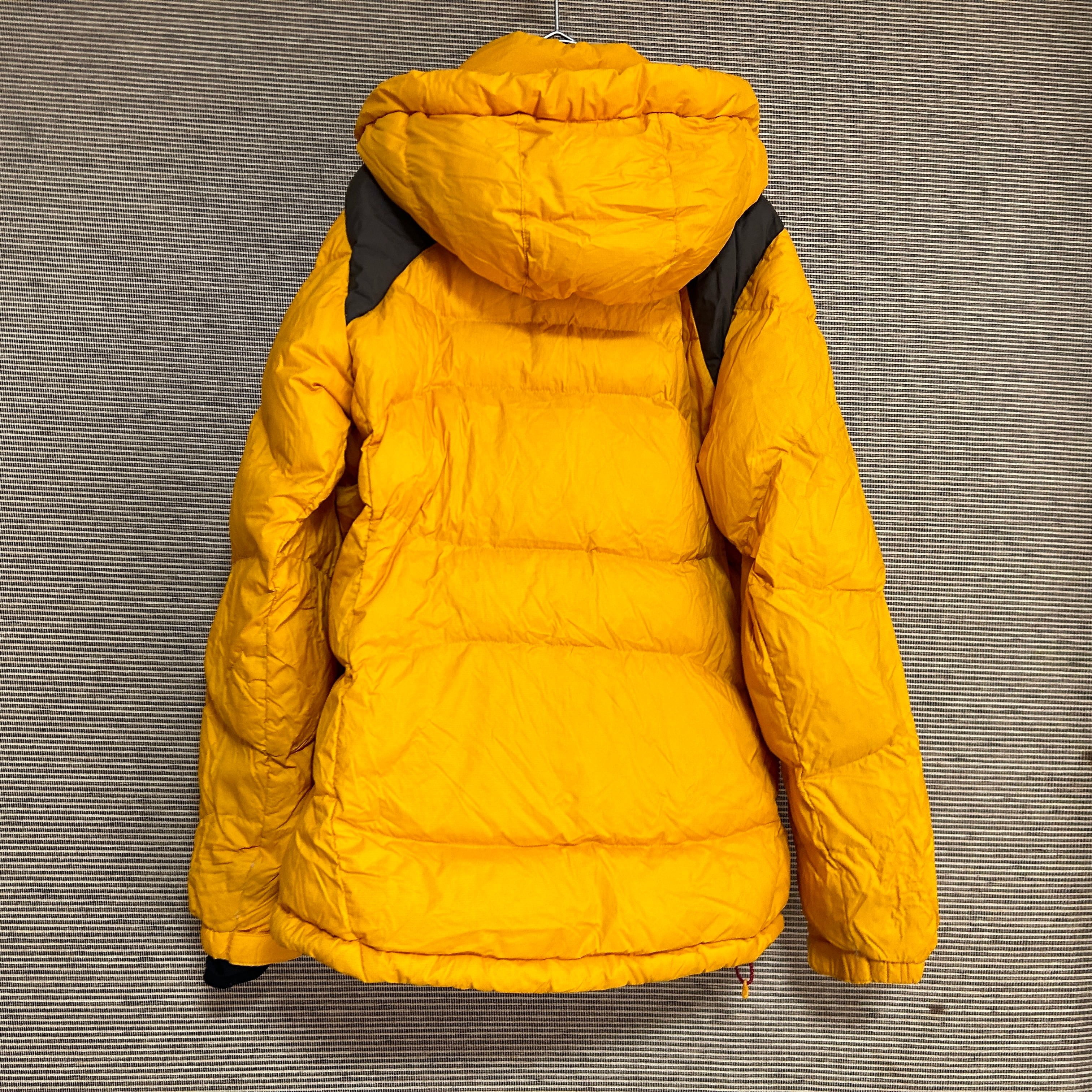 ノースフェイス ダウンジャケット 800 イエローサミット刺繍黄色 肩  