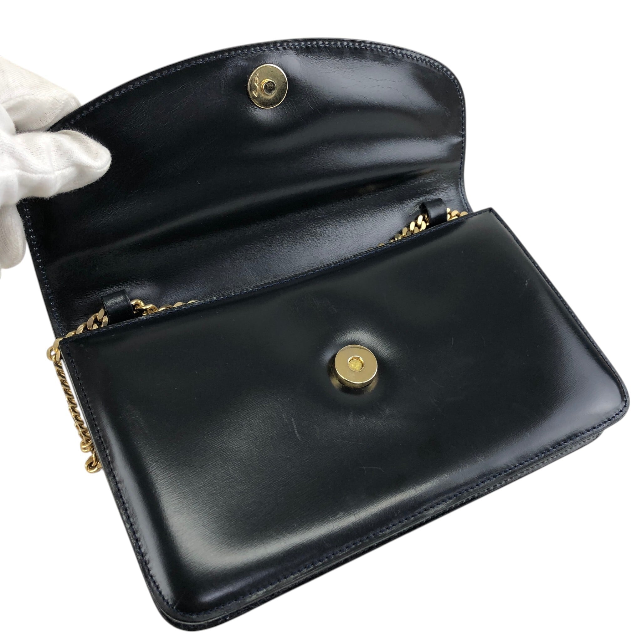 セリーヌ（Celine）の黒のレザーショルダーバッグ CELINE セリーヌ ショルダーバッグ ブラック トリオンフ レザー