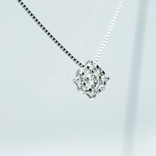 プラチナ/K18　ダイヤモンドデザインペンダント