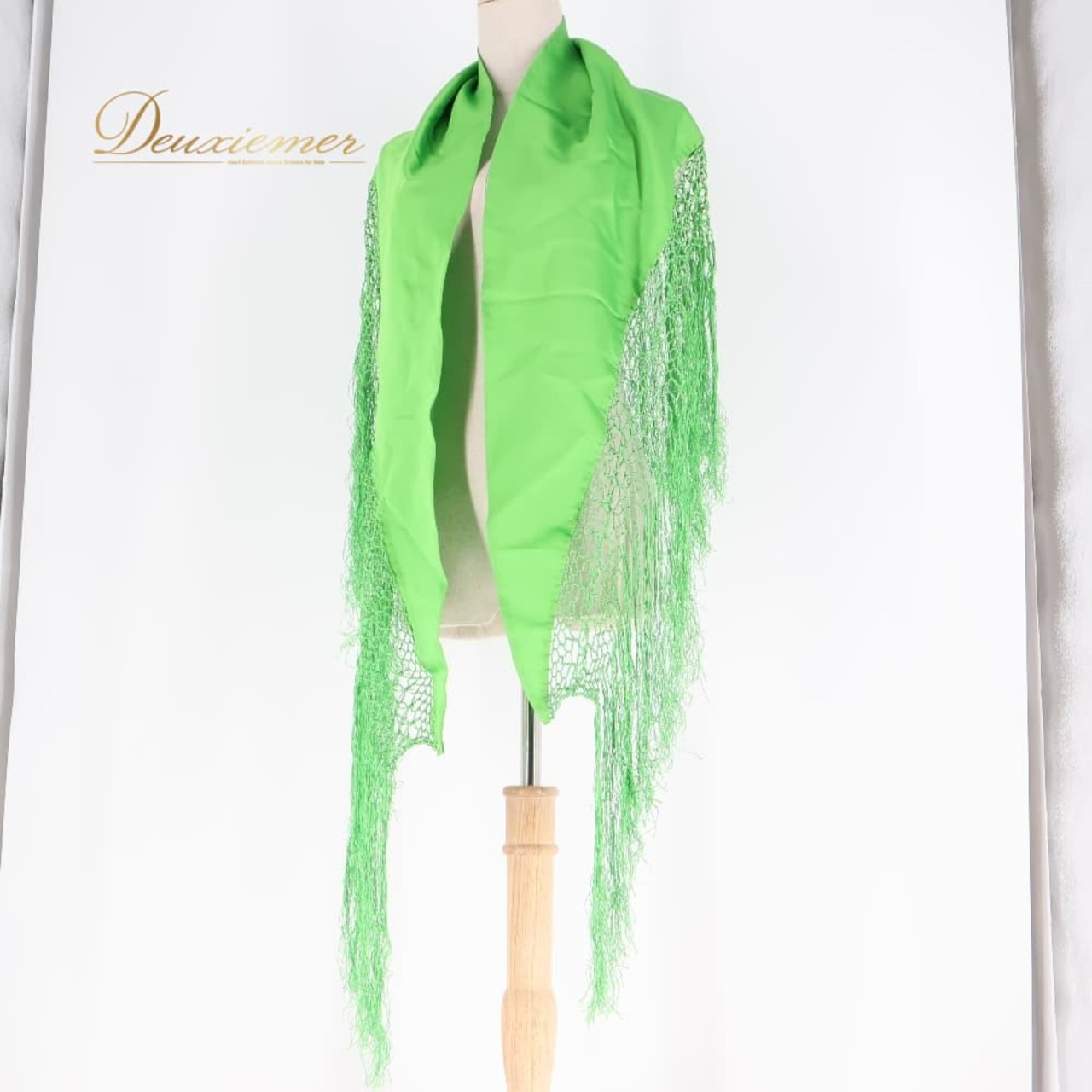 フラメンコ 衣装 シージョ ピキージョ グリーン系 緑 フレコ トライアングル 三角形 光沢 フリンジ 小物 飾り 無地 軽い 薄い 舞台衣装 ダンス衣装 フラメンコ用品 ステージ衣装 フリンジ 装飾用 ダンス小物 フラメンコ小物