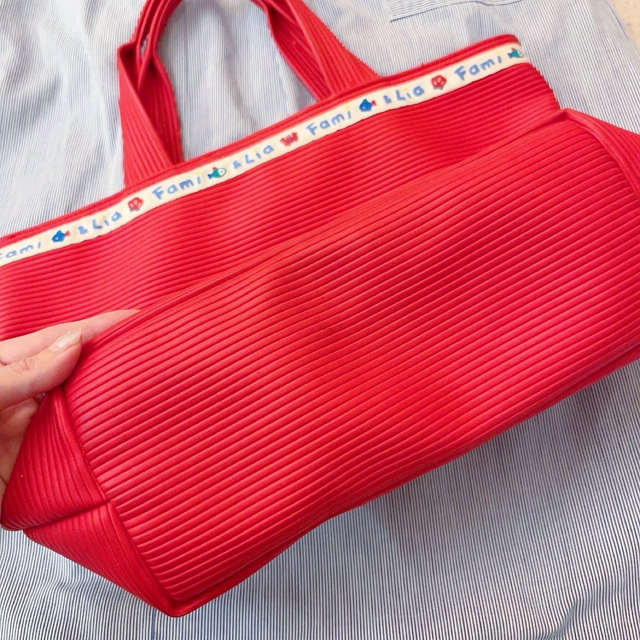 Familiar / red marine tote bag