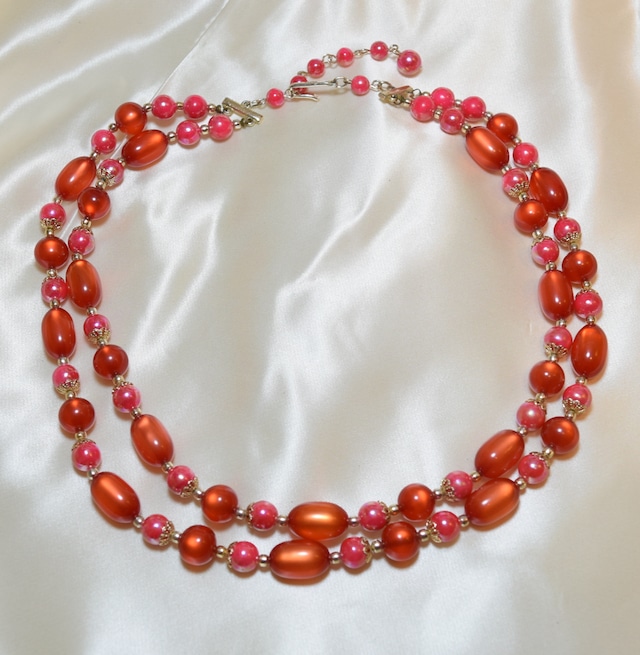 VINTAGE 50’s red beads necklace