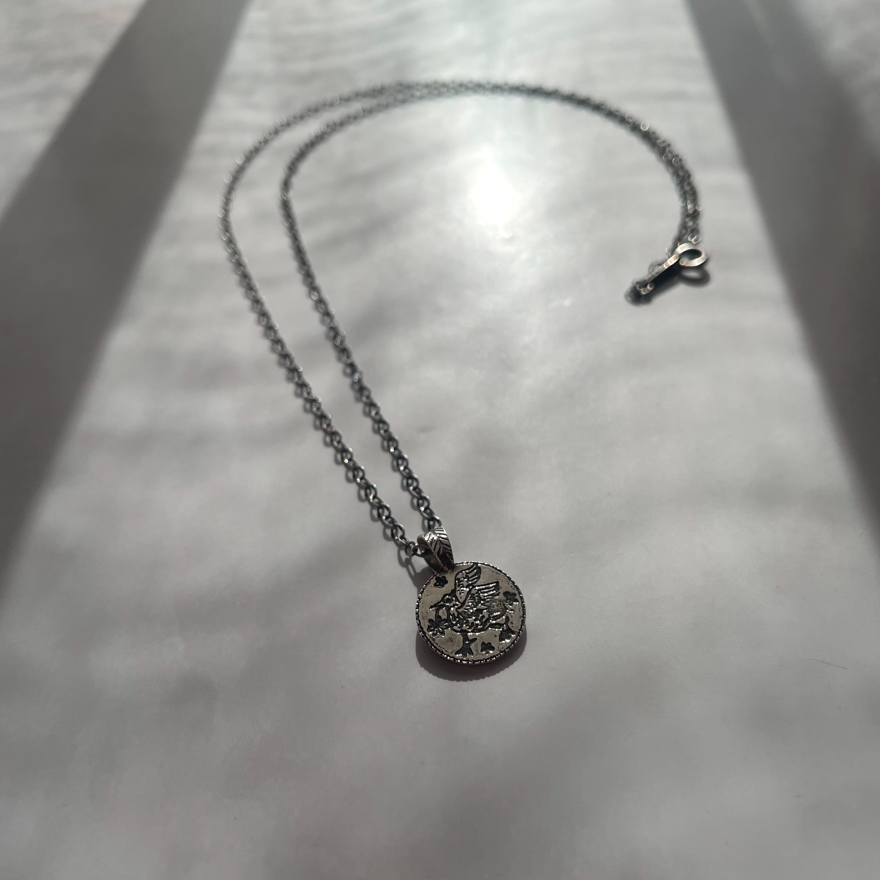 SV925 Etched Pendant -Hanakuidori(Plain)/ シルバー製 エッチングペンダント・花喰鳥(プレーン)