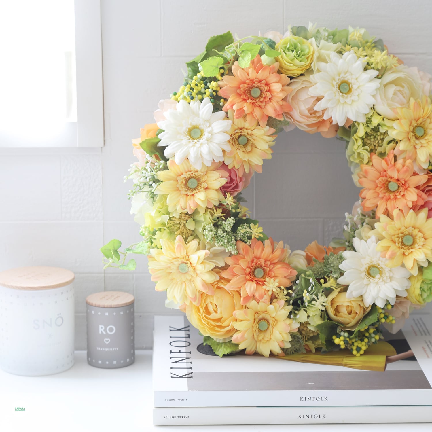 ビタミンカラーのガーベラリース（直径約32cm） | sarasa style 