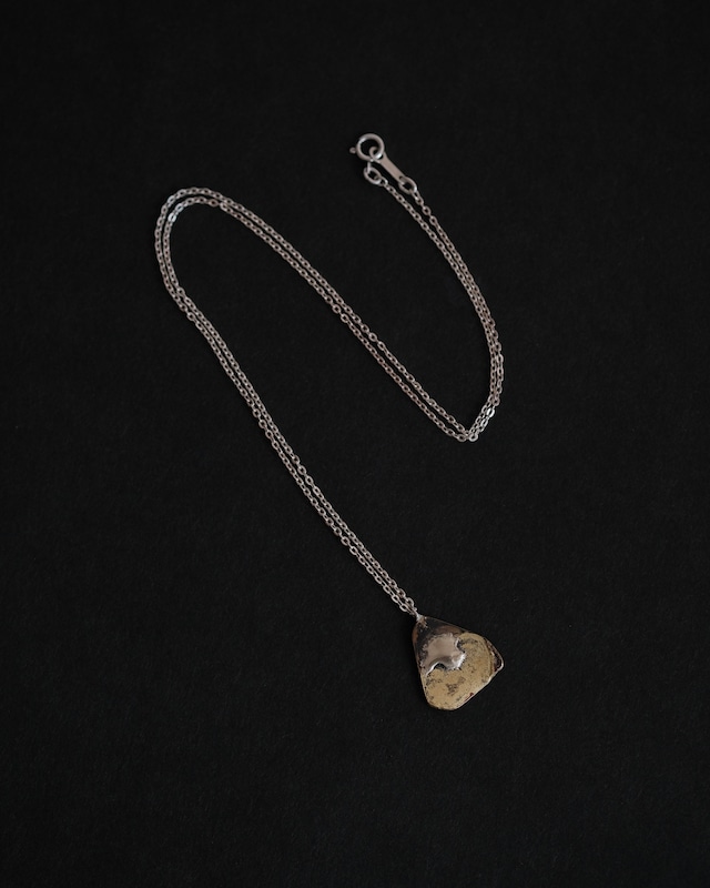 Necklace／ひびのある色