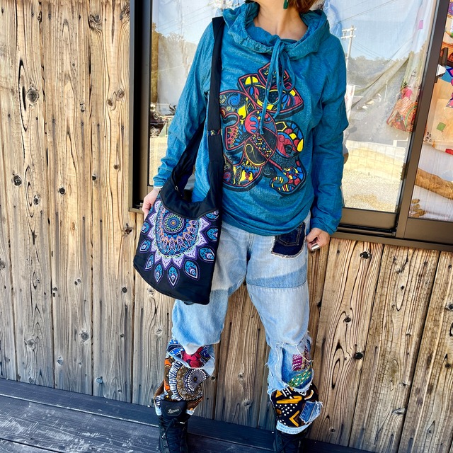 刺繍マンダラ柄ショルダーバッグ