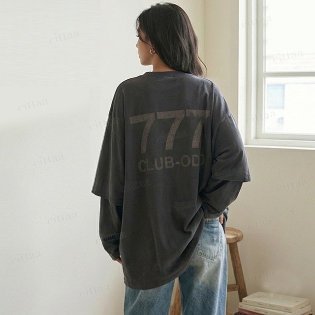 Y-4784　2026春新作♡777レイヤード風バックロゴ長袖Tシャツ　チャコール　0123