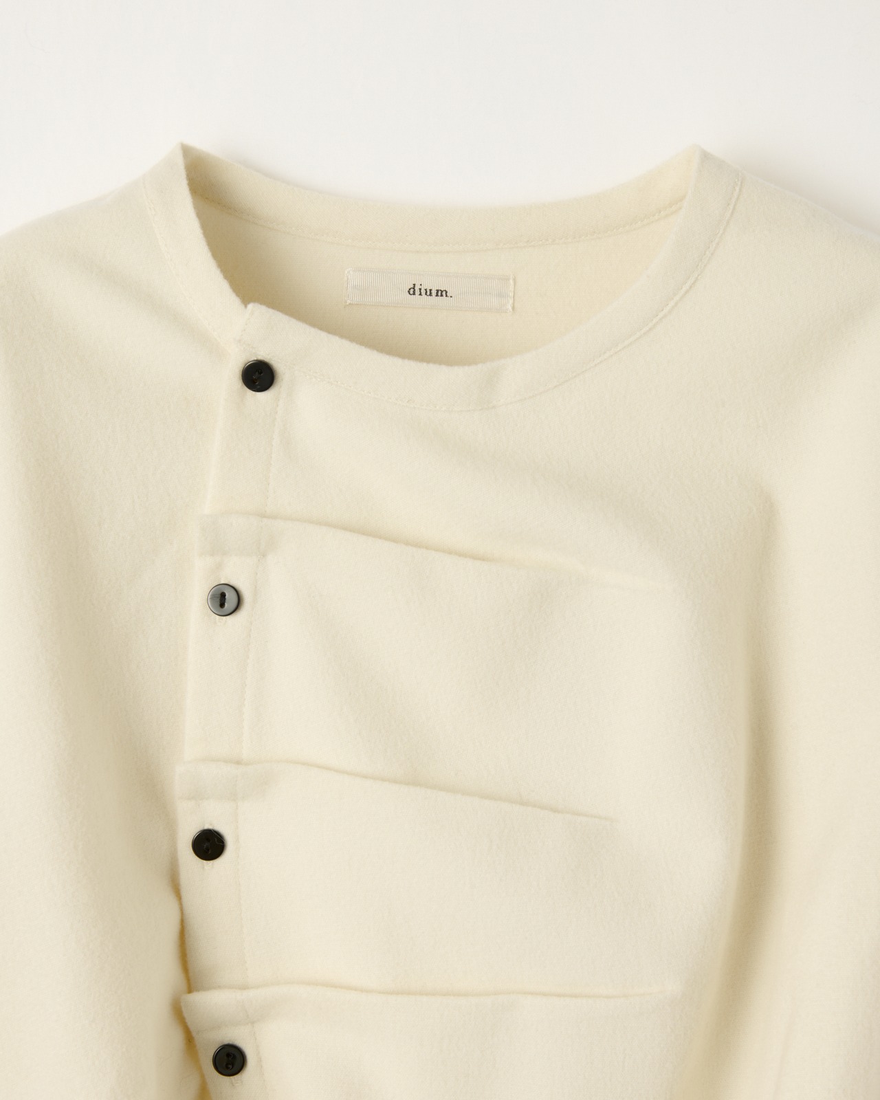 DU260708 Tuck Design Button Tops