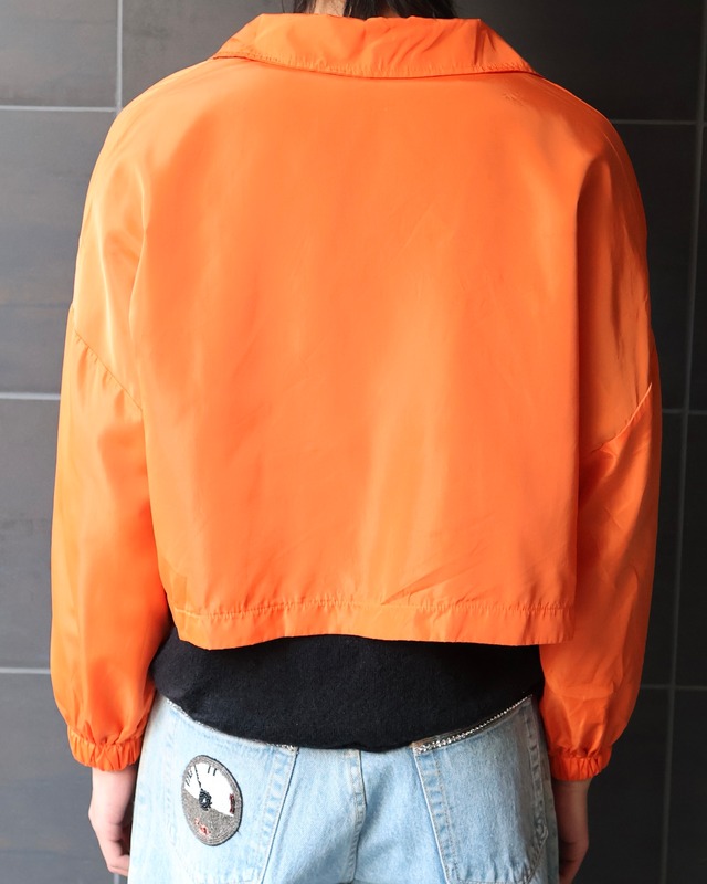 Short length colored top