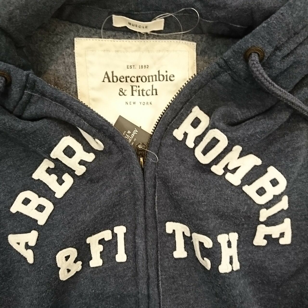 Abercrombie&Fitch　MENS　ＺＩＰパーカー　Mサイズ | ALI神戸店 powered by BASE