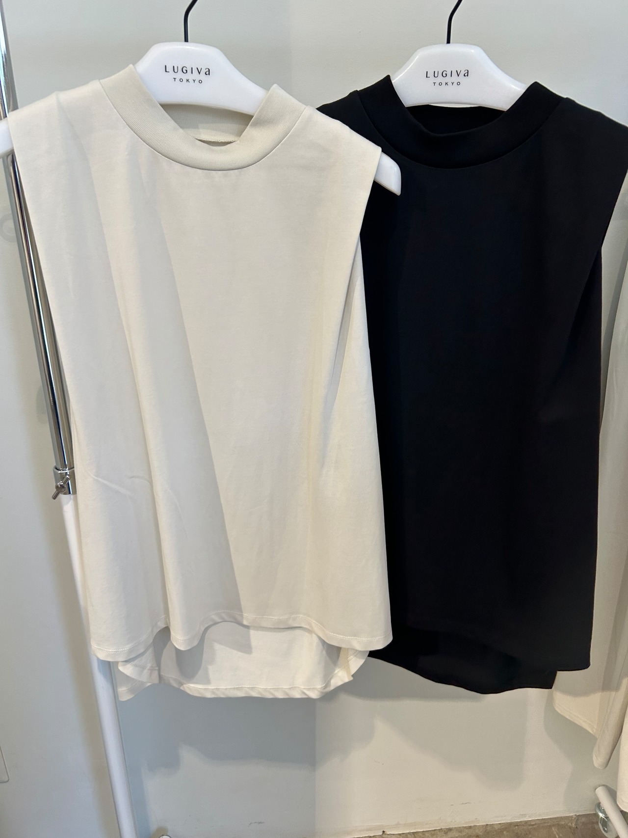 LUGIVA カットノースリーブ 302503
