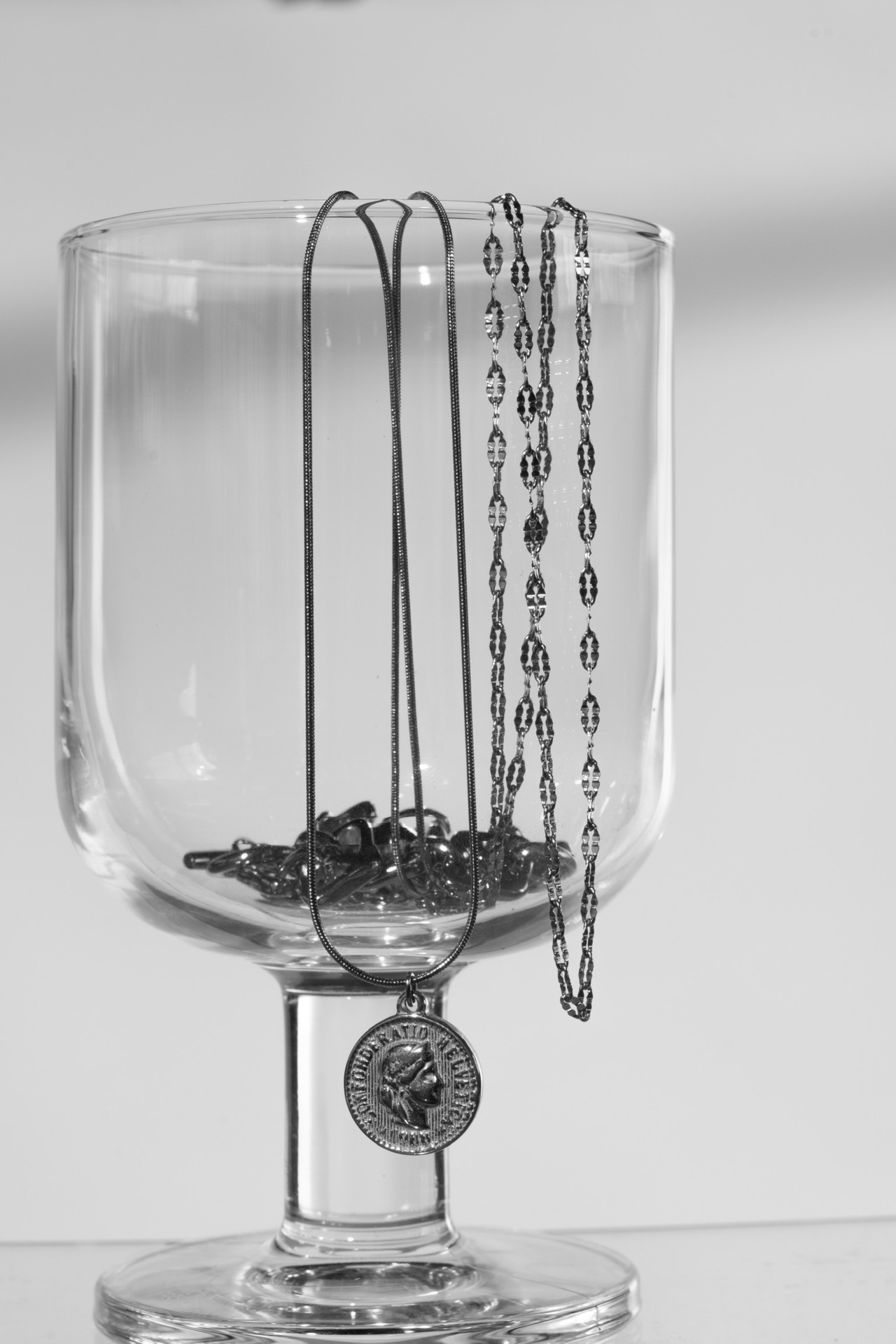 『自由を手にする』 coin necklace