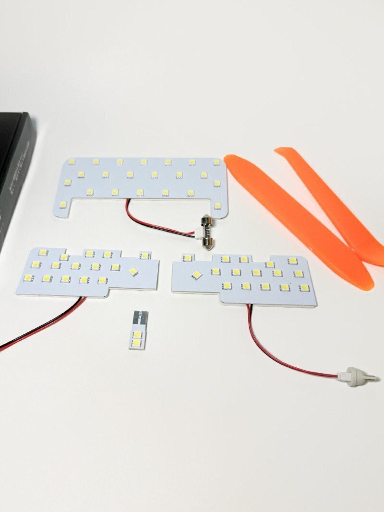 車内 トヨタ 新型カローラ セダン 交換 LED ルームランプ 室内灯 ホワイト 白 6000K カスタムパーツ 取付簡単 opl088