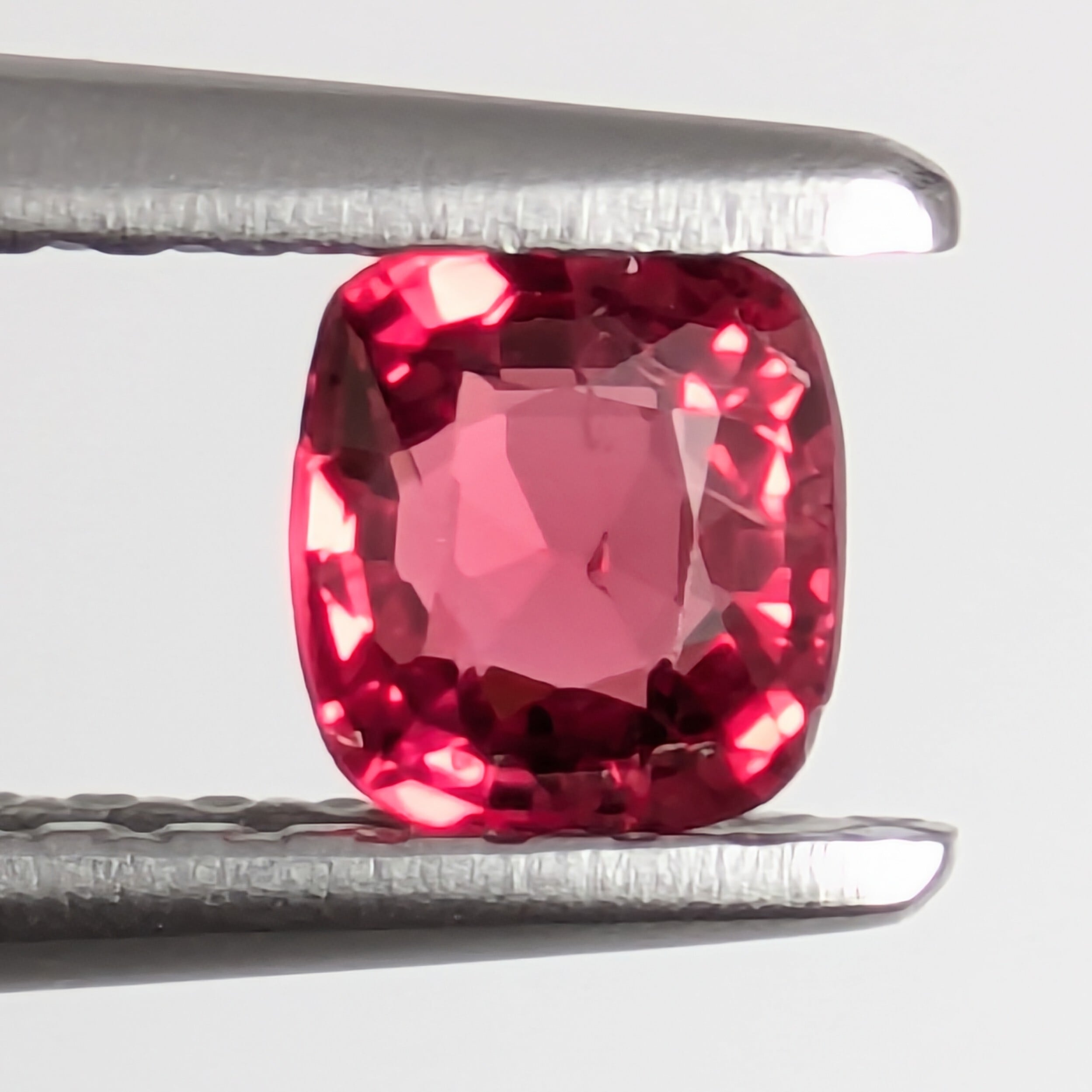 レッドスピネル ルース ミャンマー・モゴック産【0.33ct】 PRO209273