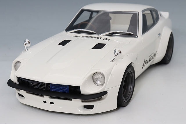 OttO mobile / オットーモビル 　1/18 Pandem Nissan Fairlady Z 2015（White） OTM1167