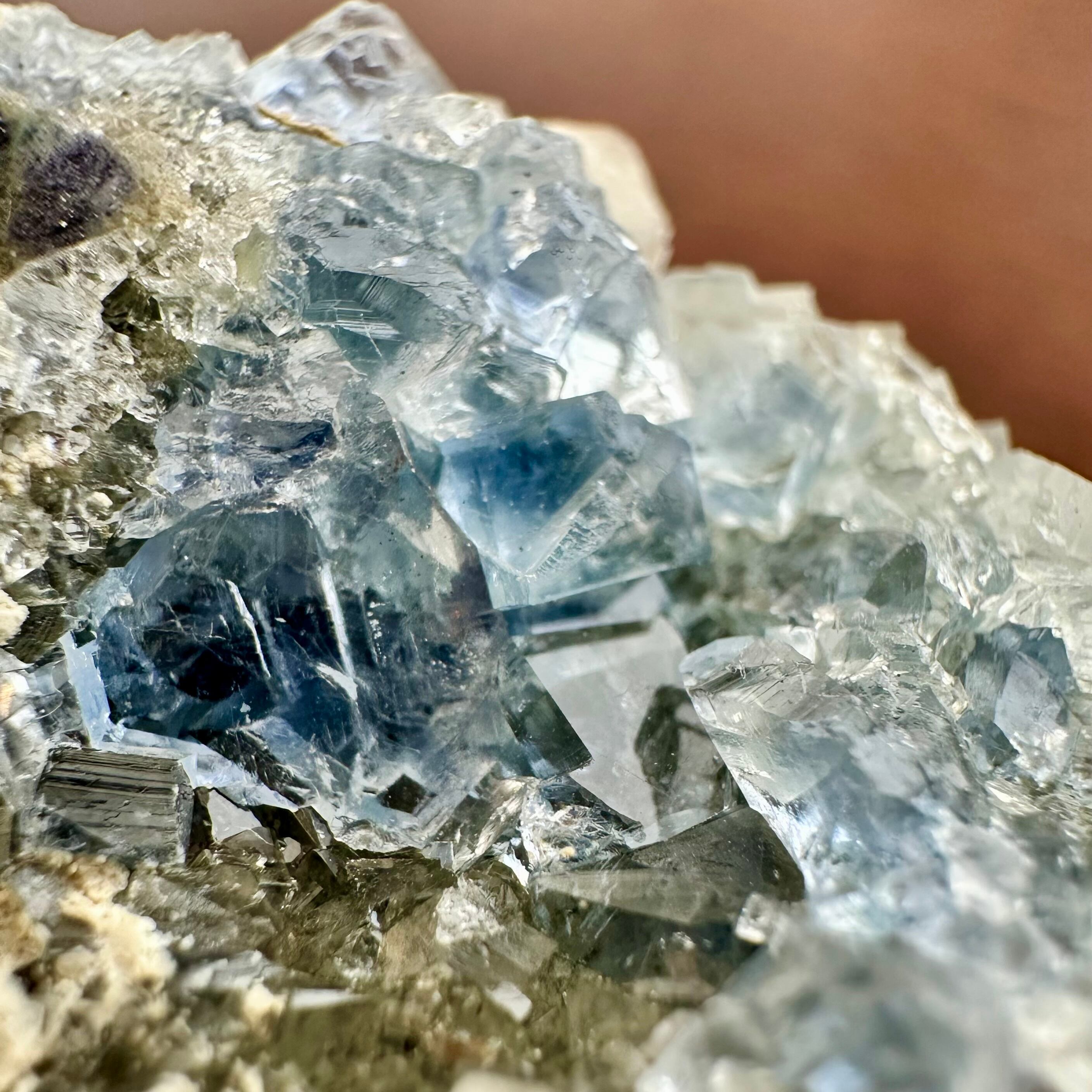 284 マルチカラー フローライト＆キャルコパイライト ドイツ産 284 マルチカラー フローライト＆キャルコパイライト ドイツ産 美術品