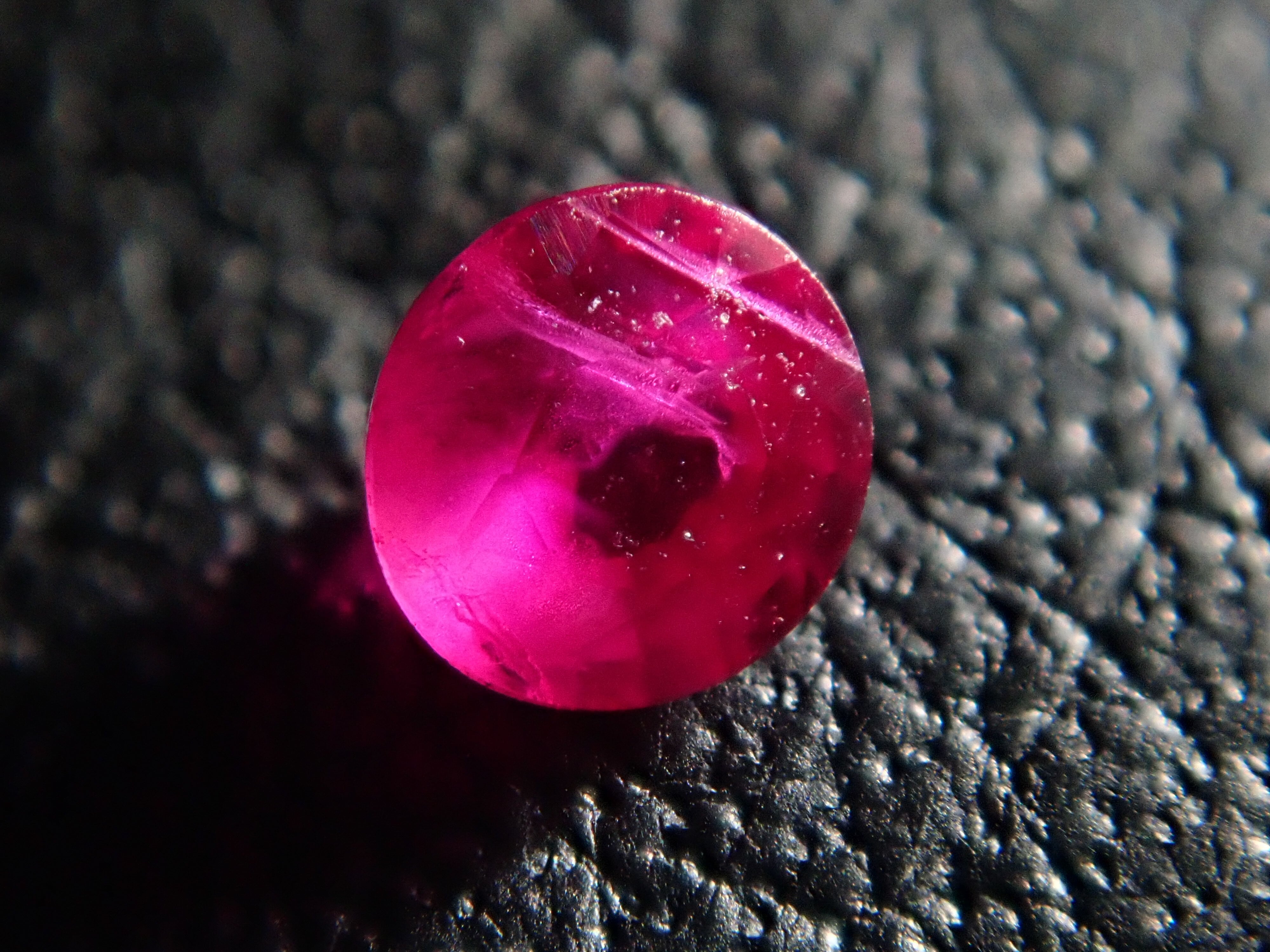 スリランカ産ルビー 0.09ct