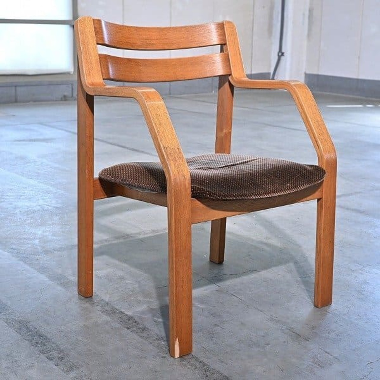 天童木工 アームチェア オーク材 成形合板 プライウッド 曲げ木 イージー ナチュラル 楢 ナラ ミッドセンチュリー ビンテージ TENDO 【中古家具/中古インテリア/USED家具ユーズド家具/リサイクル】