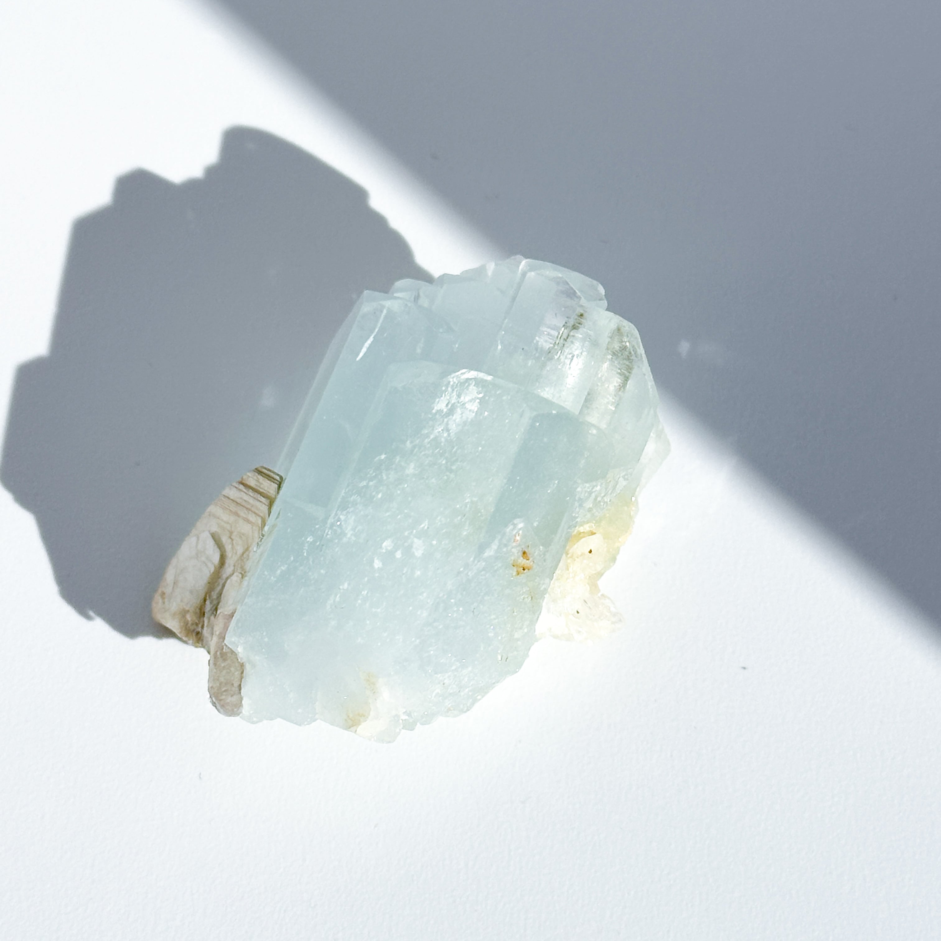 雲母◎アクアマリン 原石68◇ Aquamaline ◇天然石・鉱物・パワーストーン
