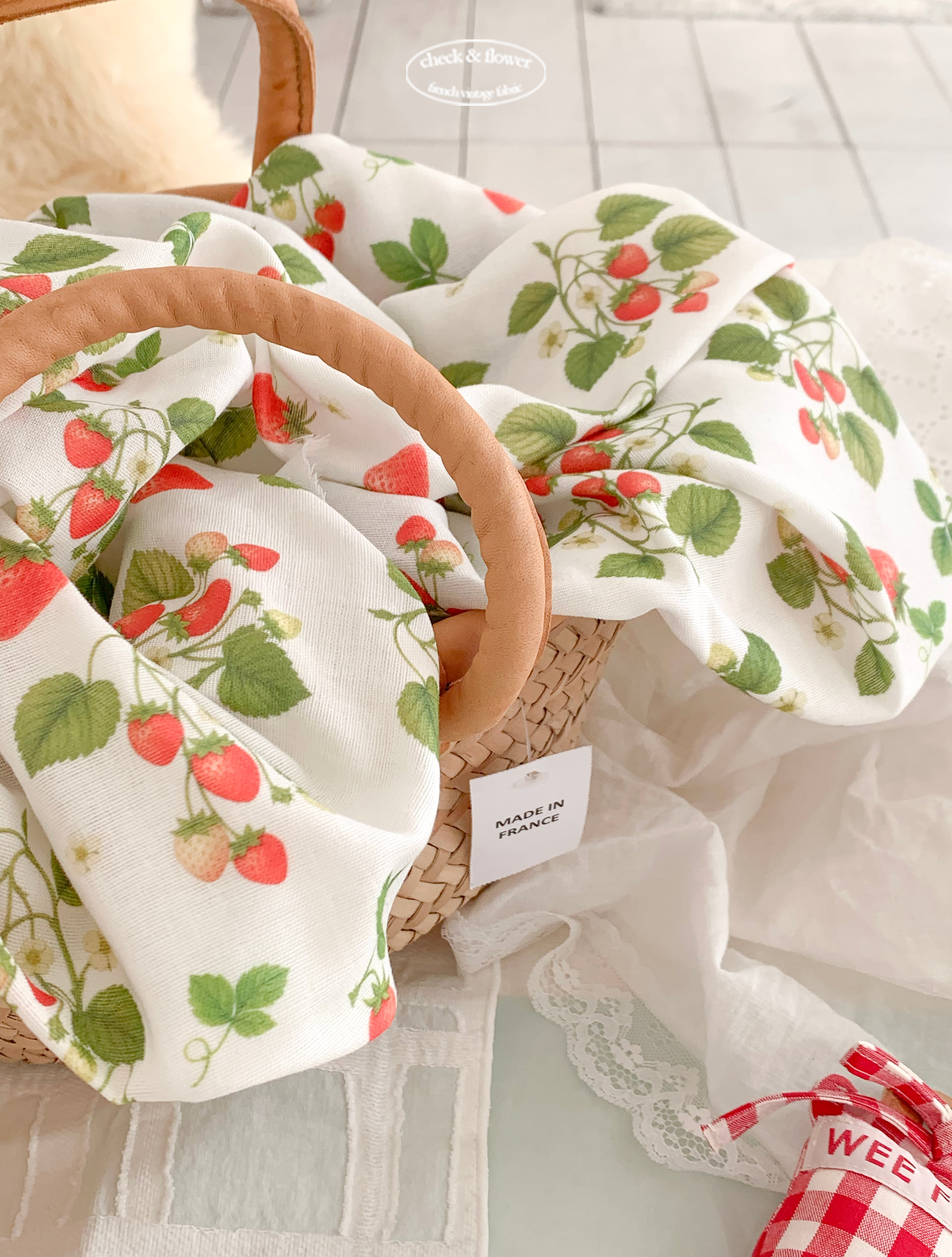 【終了】森の中のストロベリー ドローイング 二重ガーゼ