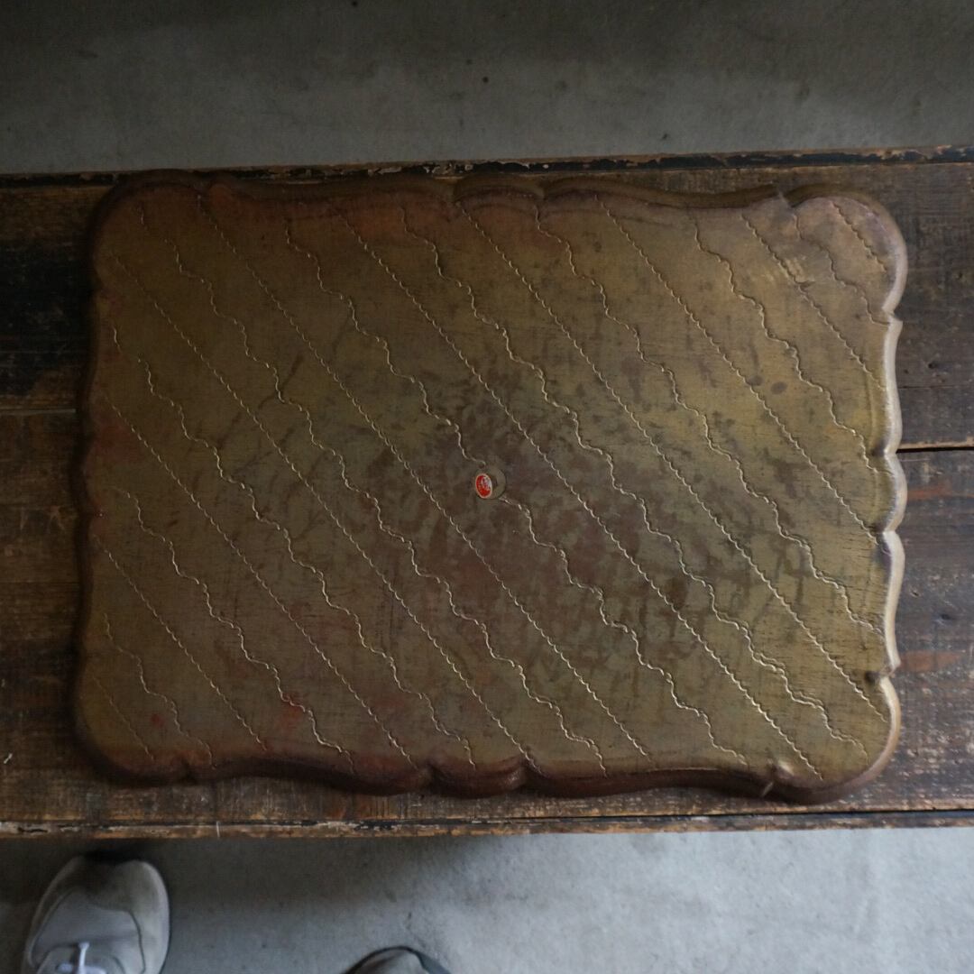 古いイタリアのトレー