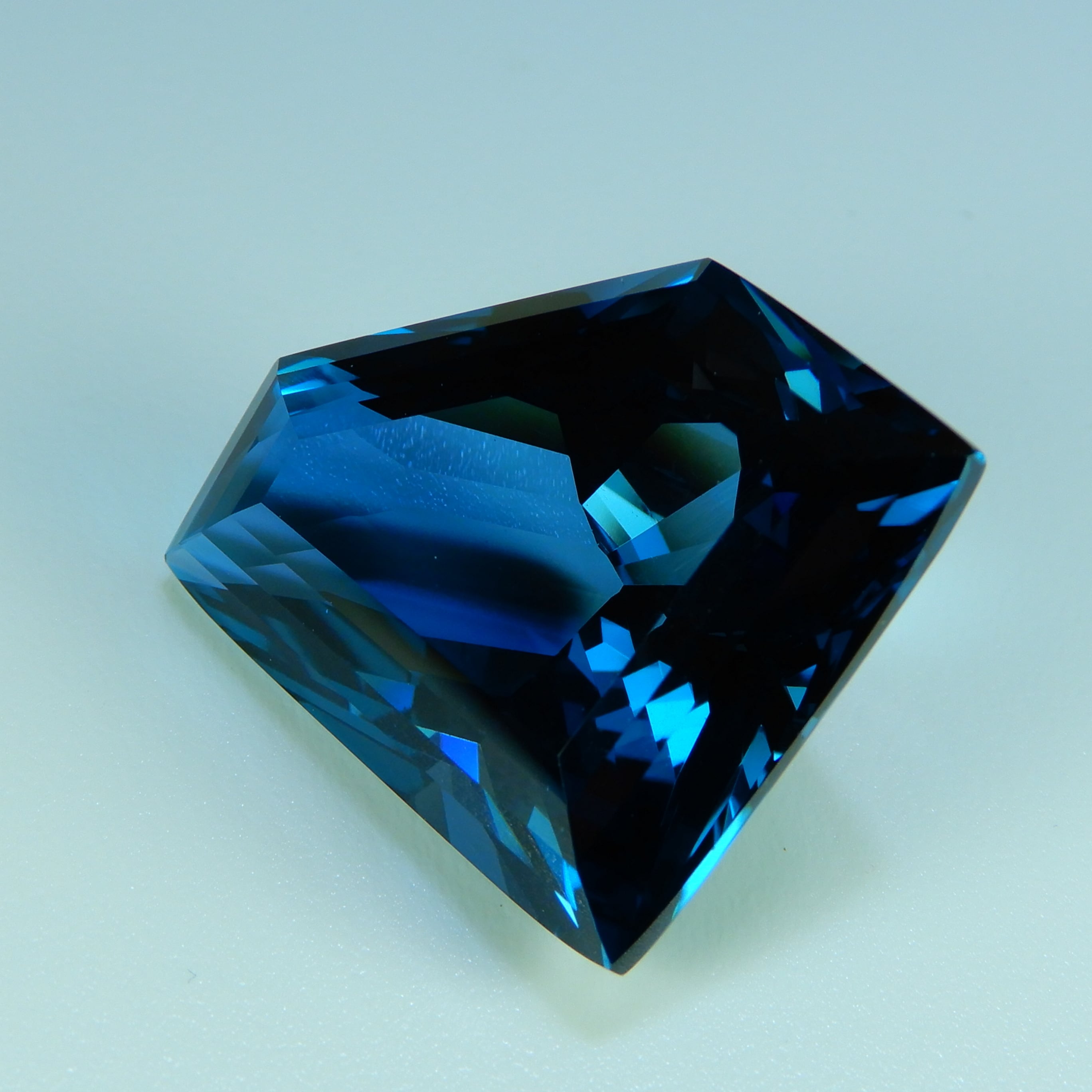 255)ソ付 大粒 スカイブルートパーズ ルース 21.782ct - www.agilework