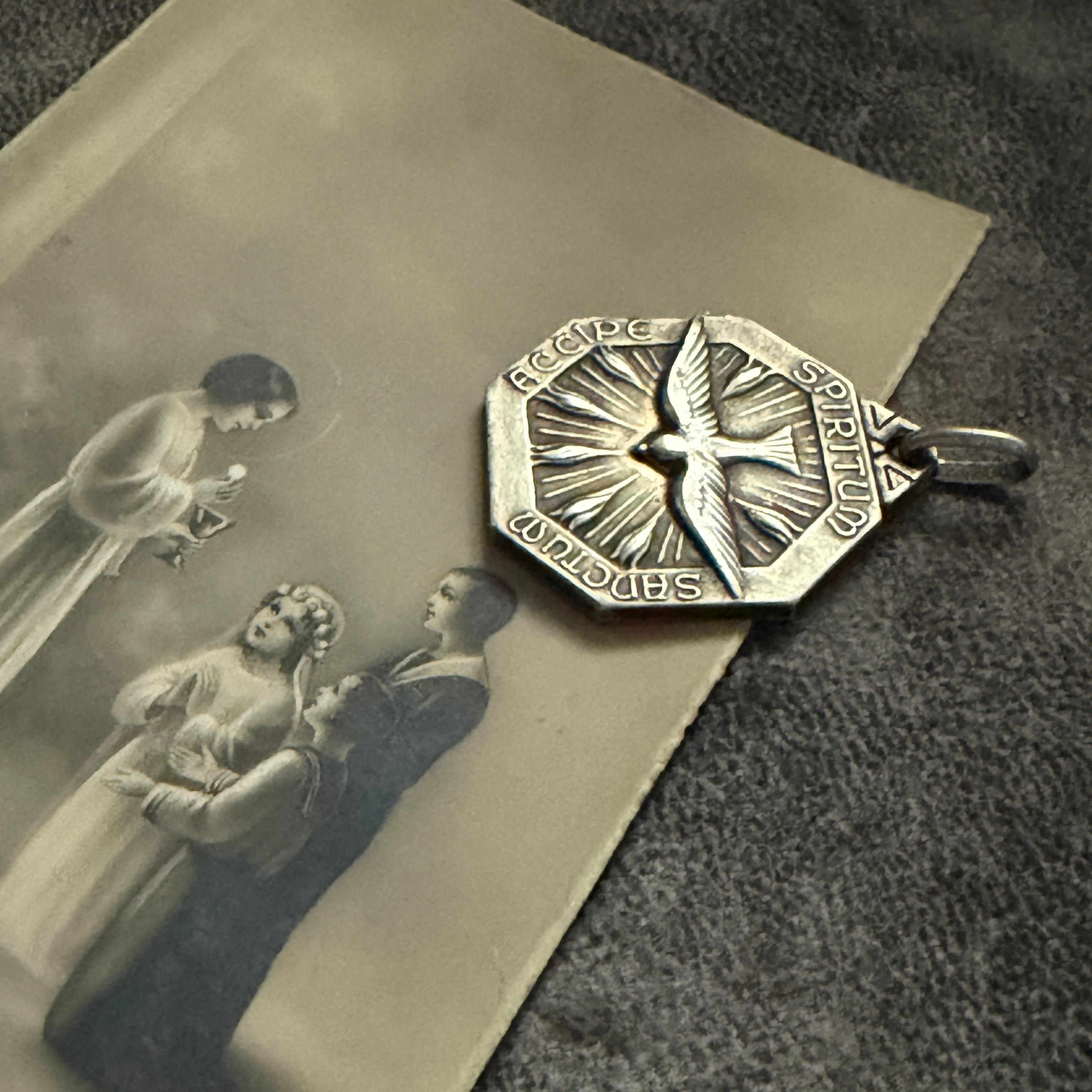 希少✴︎八角形【Spiritus Sanctus】 | Antique medaille Mary