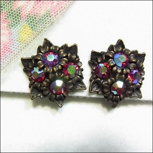 深みのある色合いの花型イヤリング　コスチュームジュエリーのセール通販 11282E