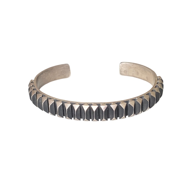 L.TAHE silver 22 row bangle