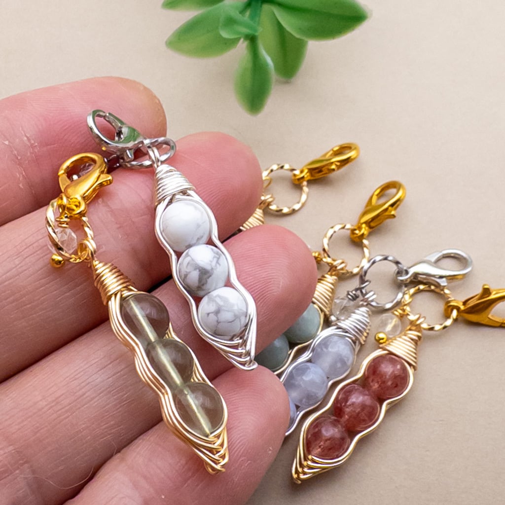 縁起の良い豆のお守り 天然石 まめまもり チャーム イヤホンジャック