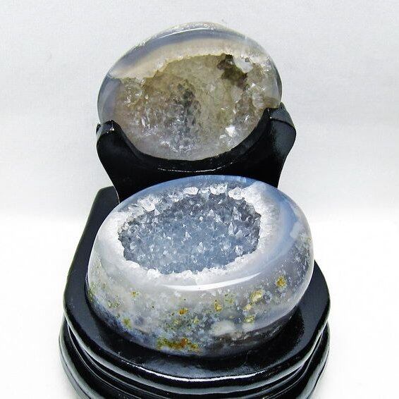 1.3Kg トレジャーメノウ アゲート ジオード 台座付属 一点物 送料無料