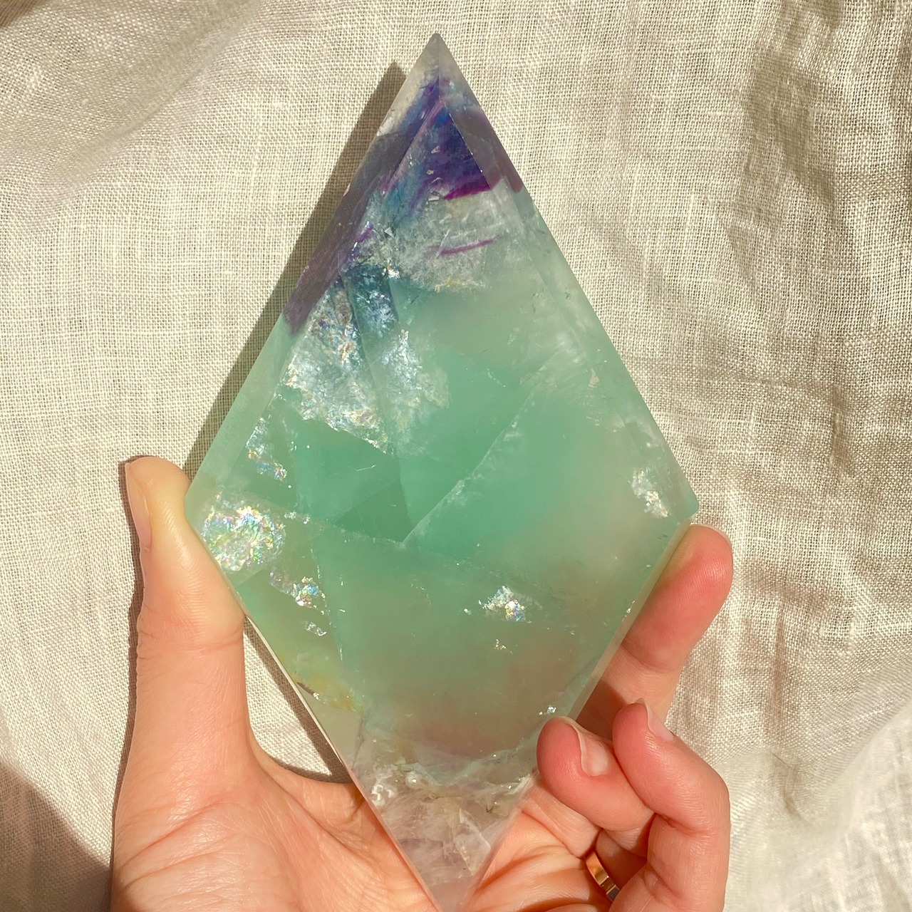 ひし形シェイプ 【フローライト】 スタンド付き ブラジル産 Fluorite 