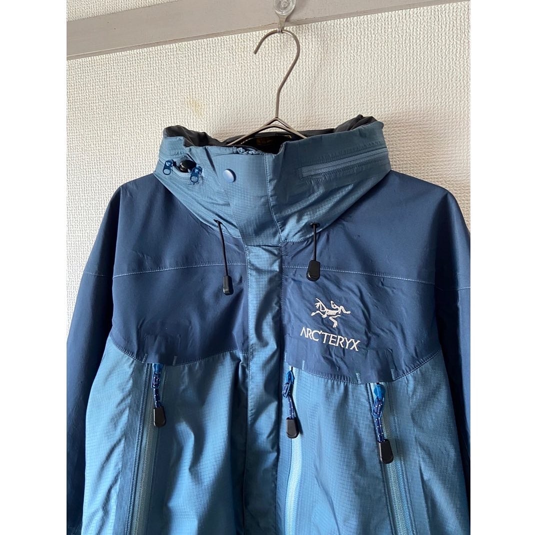 90s 初期 made in canada ARC'TERYX⁡ light blue Theta LT jacket