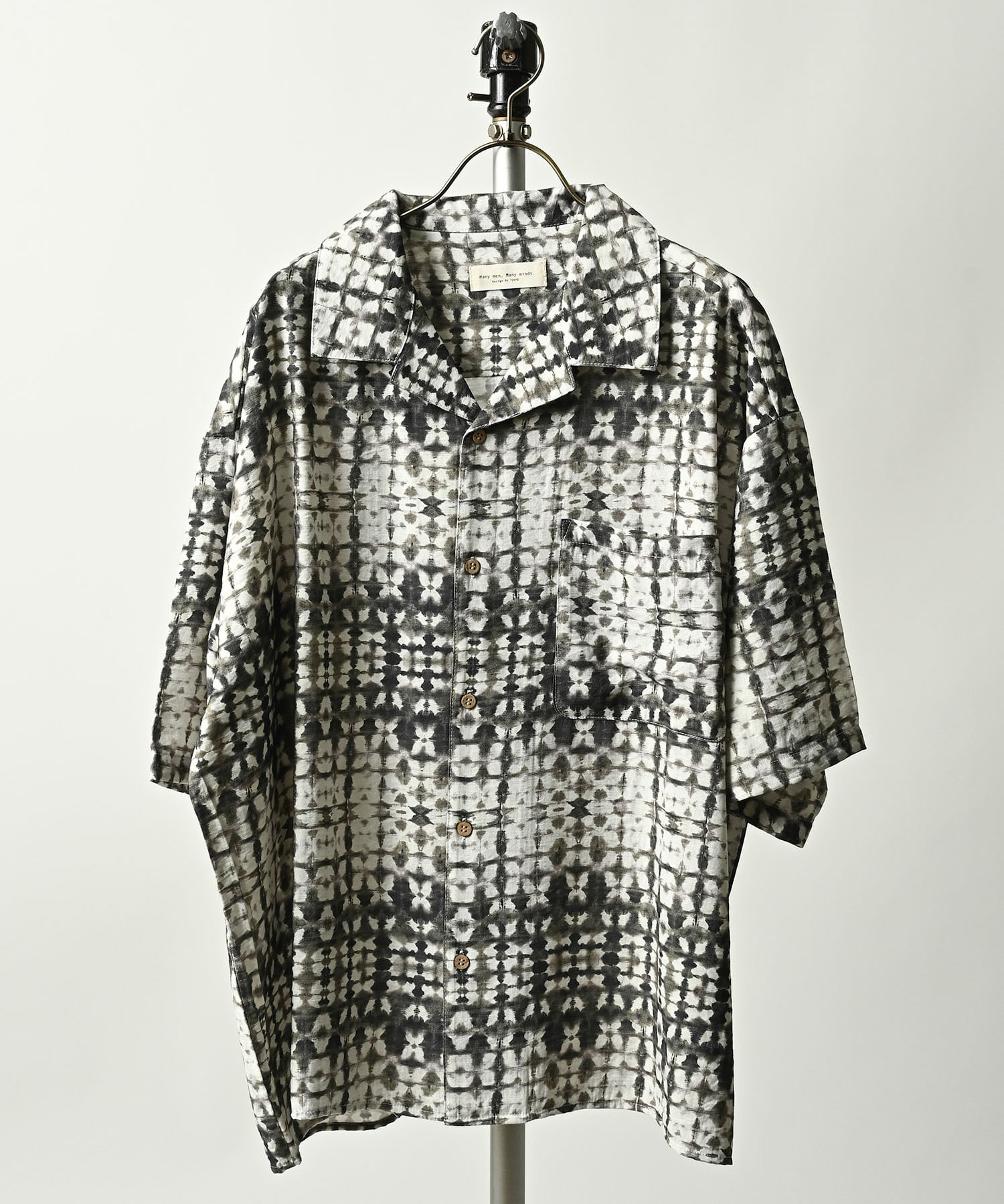 many men many mind Rayon batik print open-collar short-sleeved shirt (BLK) M2615060