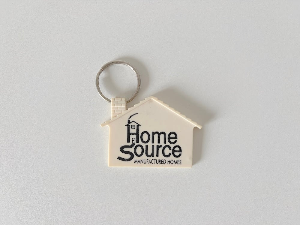【U.S.】家の形のキーホルダー 'Home Source' / 'Home Source' House-Shaped Keychain