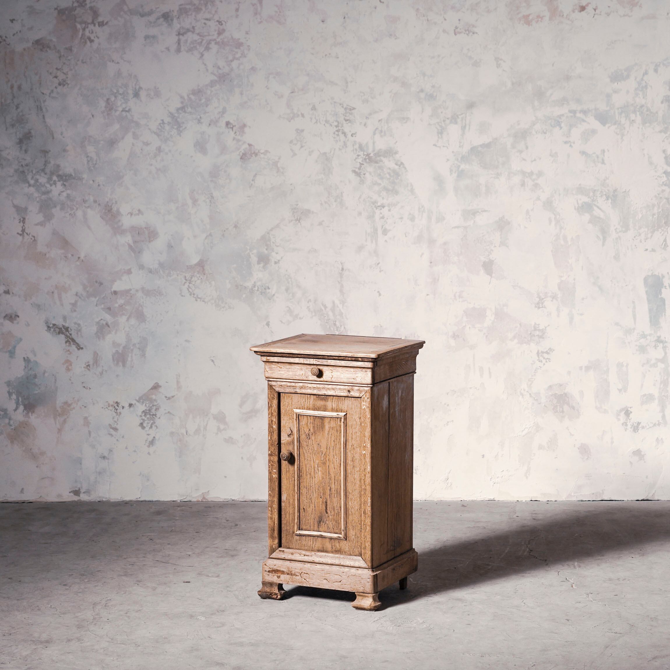 サイドチェスト/フレンチナイトテーブル/サイドテーブル/引き出し/アンティーク/オーク材/剥離家具/空間コーディネート