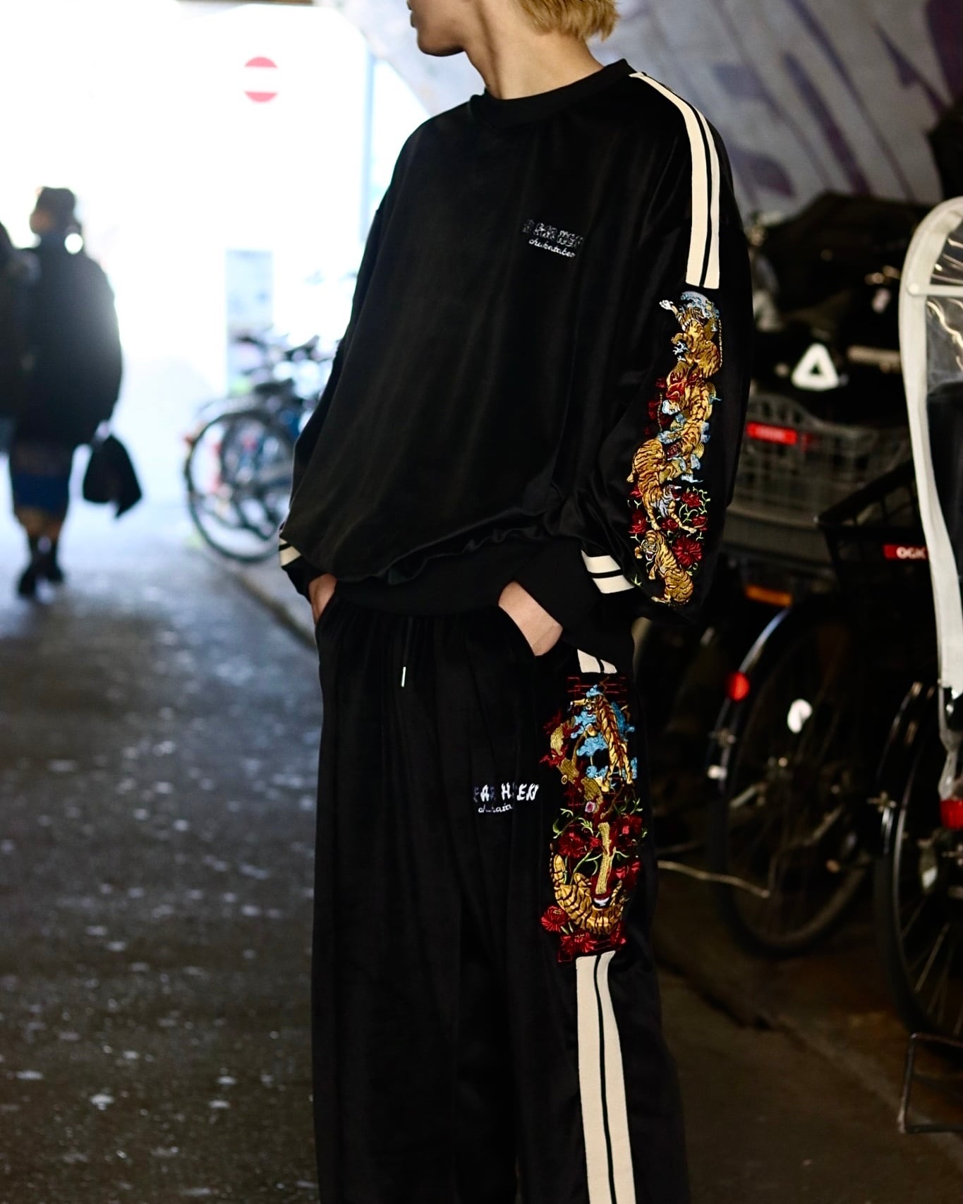 Tiger track pants【black】 | チュウカタベタイ