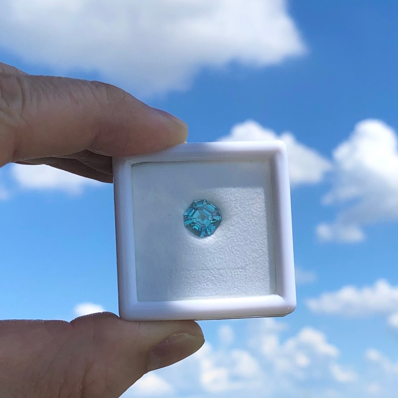 ブルージルコン 3.14ct